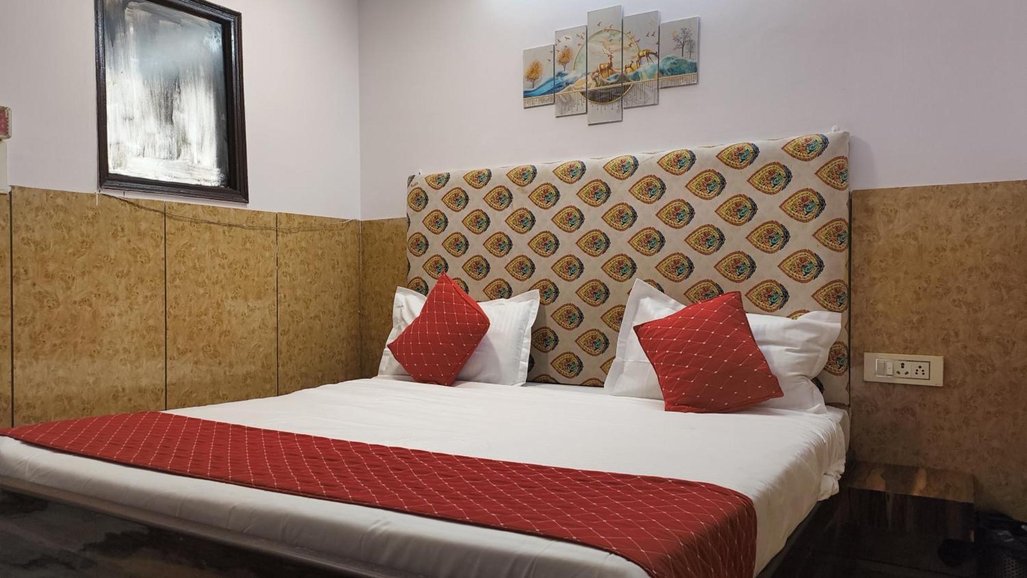Hotel Metro Park Új-Delhi Kültér fotó