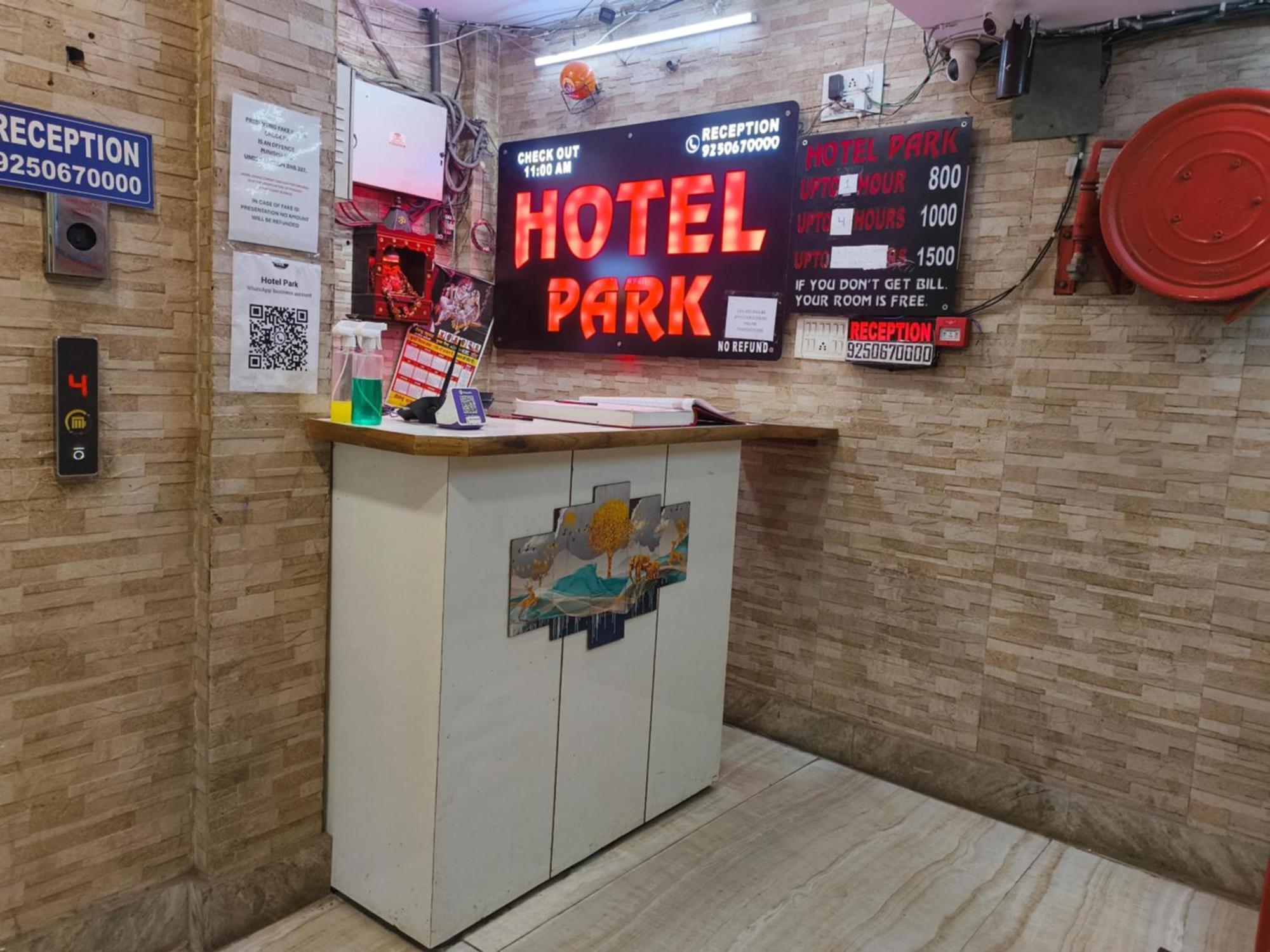 Hotel Metro Park Új-Delhi Kültér fotó