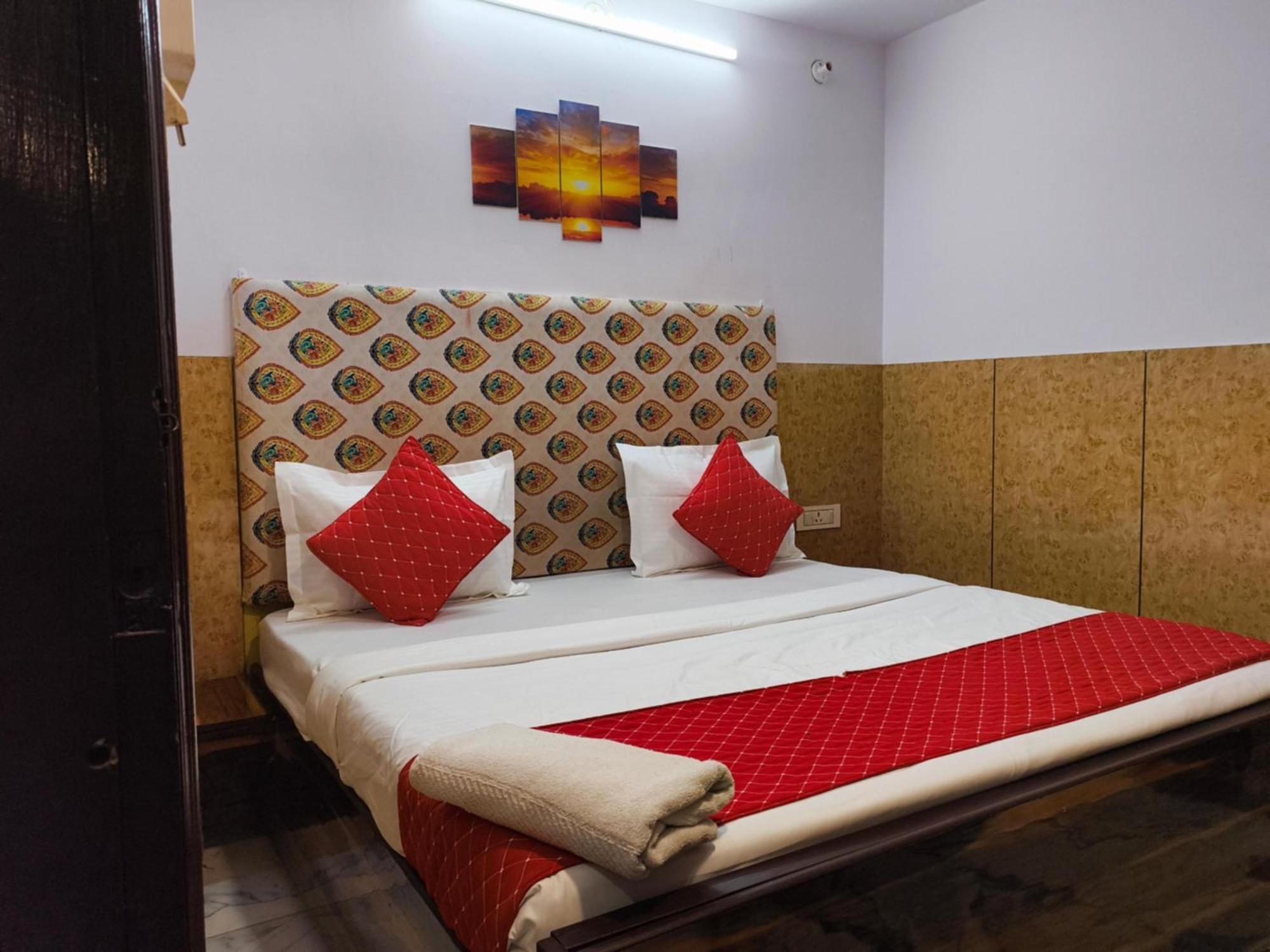 Hotel Metro Park Új-Delhi Kültér fotó
